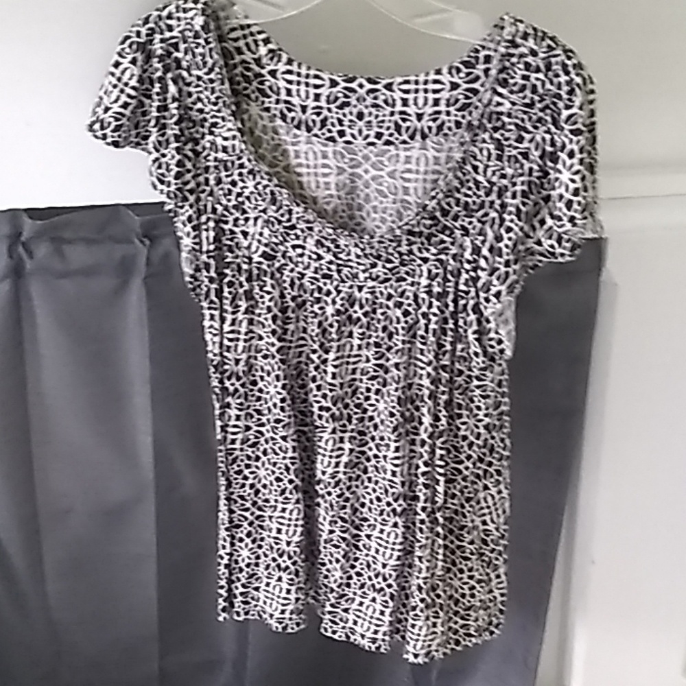 Elle short ruffled sleeves top